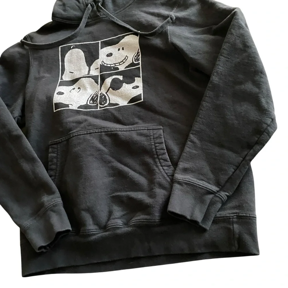 Boys Juniors Snoopy Graphic Print Black Hoodie Size S‎